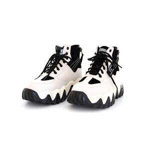 Женские кроссовки "Bottega" из натуральной кожи бежево-черного цвета (демисезонный утеплитель)