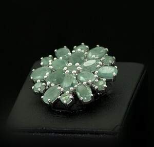 Срібна брошка 925 проби 4,96 г з бразильськими Смарагдами класу АААА та цирконами 3,7 карат