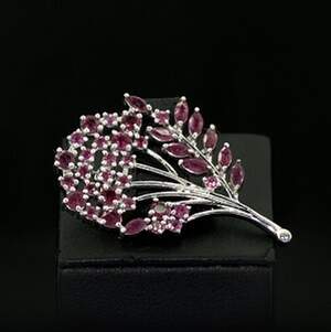 Срібна брошка 925 проби 6,23 г з рожевими кенійськими Рубінами класу АААА 2,71 карат