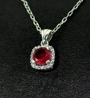 Срібна підвіска 925 проби 1,93 г з Турмаліном Рубелітом та цирконами 1,95 карат Срібна підвіска 925 проби 1,93 г з Турмаліном Рубелітом та цирконами 1,95 карат