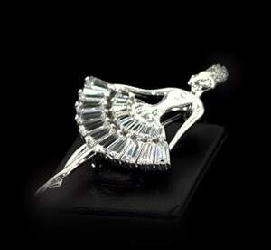 Срібна брошка 925 проби 10,3 г з Альпінітами та цирконами 6,8 карат Срібна брошка 925 проби 10,3 г з Альпінітами та цирконами 6,8 карат