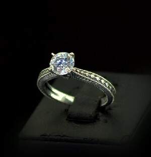 Серебряное кольцо 925 пробы 3,35 г с белым цирконом 2,25 карат Серебряное кольцо 925 пробы 3,35 г с белым цирконом 2,25 карат