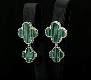 Срібні сережки 925 проби 5,75 г з Малахітом 4,35 карат Срібні сережки 925 проби 5,75 г з Малахітом 4,35 карат