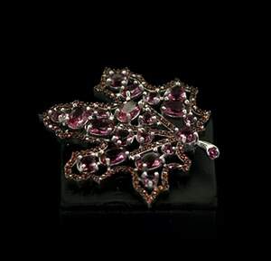 Срібна брошка 925 проби 7,54 г з Турмалінами та цирконами 6,75 карат Срібна брошка 925 проби 7,54 г з Турмалінами та цирконами 6,75 карат