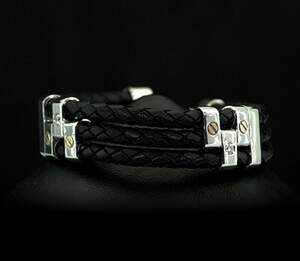 Шкіряний браслет з срібними вставками 925 пробами та цирконами 37,9 г Шкіряний браслет з срібними вставками 925 пробами та цирконами 37,9 г