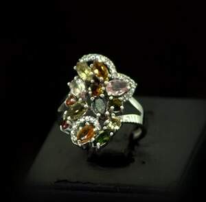 Срібна каблучка 925 проби 3,3 г з бразильськими Турмалінами та цирконами 2,5 карат Срібна каблучка 925 проби 3,3 г з бразильськими Турмалінами та цирконами 2,5 карат