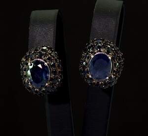 Срібні сережки 925 проби 6,5 г зі шрі-ланкійськими Іолітами та шрі-ланкійськими сапфірами класу АААА 10,66 карат Срібні сережки 925 проби 6,5 г зі шрі-ланкійськими Іолітами та шрі-ланкійськими сапфірами класу АААА 10,66 карат