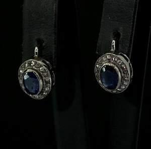 Срібні сережки 925 проби 4,12 г зі шрі-ланк. Сапфірами АААА 2 карат та Діамантами 4/6 0,3 карат Срібні сережки 925 проби 4,12 г зі шрі-ланк. Сапфірами АААА 2 карат та Діамантами 4/6 0,3 карат