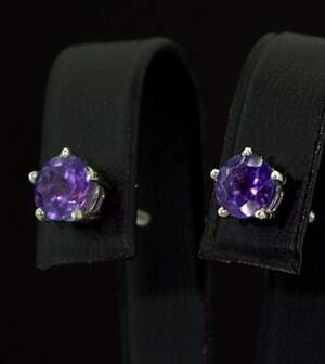 Серебряные серьги 925 пробы 1,87 г с африканскими Аметистами 1,9 карат Серебряные серьги 925 пробы 1,87 г с африканскими Аметистами 1,9 карат