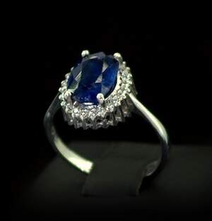 Серебряное кольцо 925 пробы 3,19 г с Кіанітом и фианитами 3,51 карат Серебряное кольцо 925 пробы 3,19 г с Кіанітом и фианитами 3,51 карат