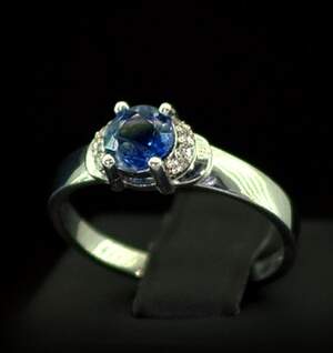 Серебряное кольцо 925 пробы 2,95 г с Кіанітом и фианитами 1,14 карат Серебряное кольцо 925 пробы 2,95 г с Кіанітом и фианитами 1,14 карат