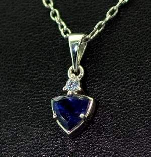 Серебряная подвеска 925 пробы 1,33 г с Іолітом с М'янми и фіанітом 1,18 карат