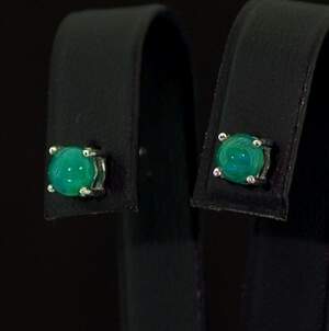Серебряные серьги 925 пробы 1,16 гр. с зелеными эфиопскими Опалами класса АААА 0,77 карат Серебряные серьги 925 пробы 1,16 гр. с зелеными эфиопскими Опалами класса АААА 0,77 карат