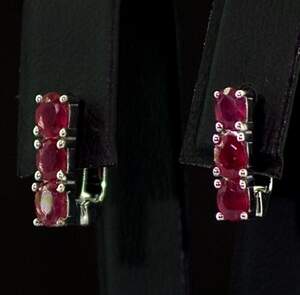 Серебряные серьги 925 пробы 2,55 гр. с африканскими Роял рубинами класса AAAA 1,8 карат Серебряные серьги 925 пробы 2,55 гр. с африканскими Роял рубинами класса AAAA 1,8 карат