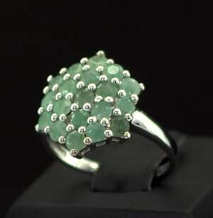 Серебряное кольцо 925 пробы 4,06 гр. с бразильскими Изумрудами класса АААА 2,28 карат Серебряное кольцо 925 пробы 4,06 гр. с бразильскими Изумрудами класса АААА 2,28 карат