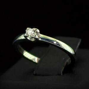 Серебряное кольцо 925 пробы 1,68 г с Діамантом 4/5 Кр 57 0,03 карат Серебряное кольцо 925 пробы 1,68 г с Діамантом 4/5 Кр 57 0,03 карат
