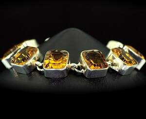 Браслет у срібносу покритті з Імператорськими топазами 34,52 г 20+3 см