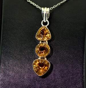 Підвіска у срібному покритті з Імператорськими топазами 8,72 г