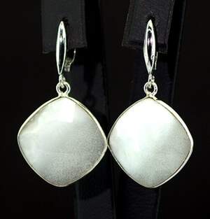 Сережки у срібному покритті зі сніжними Агатами 6,26 г