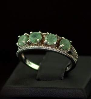 Срібна каблучка 925 проби 2,66 г з колумбійськими Смарагдами 1,52 карат Срібна каблучка 925 проби 2,66 г з колумбійськими Смарагдами 1,52 карат