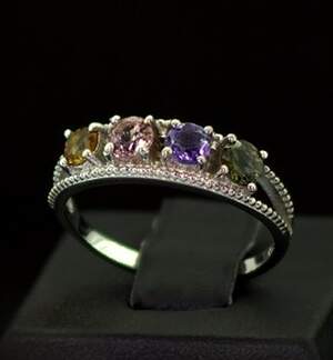 Срібна каблучка 925 проби 2,86 г з бразильськими Турмалінами 1,08 карат Срібна каблучка 925 проби 2,86 г з бразильськими Турмалінами 1,08 карат