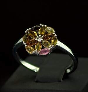 Срібна каблучка 925 проби 2,49 г з бразильськими Турмалінами та фіанітом 1,13 карат Срібна каблучка 925 проби 2,49 г з бразильськими Турмалінами та фіанітом 1,13 карат