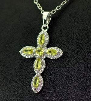 Срібна підвіска 925 проби 4,02 г з норвезькими Сфенами класу АААА та топазами зі США 2,6 карат