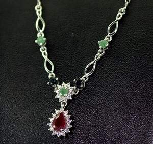 Срібне кольє 925 проби 6,83 г з блакитними шрі-ланкійськими Сапфірами класу АААА, бразильськими Смарагдами класу АААА,африканськими Роял рубінами класу ААА Срібне кольє 925 проби 6,83 г з блакитними шрі-ланкійськими Сапфірами класу АААА, бразильськими Смарагдами класу АААА,африканськими Роял рубінами класу ААА