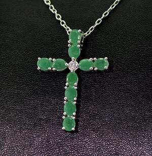 Срібна підвіска 925 проби 3,66 г з бразильськими Смарагдами класу АААА та топазами зі США 3,49 карат Срібна підвіска 925 проби 3,66 г з бразильськими Смарагдами класу АААА та топазами зі США 3,49 карат