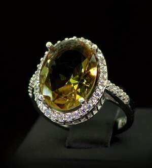 Серебряное кольцо 925 пробы 5,92 г с турецким Султанітом класса АААА и цирконами 3,49 карат Серебряное кольцо 925 пробы 5,92 г с турецким Султанітом класса АААА и цирконами 3,49 карат