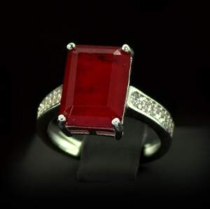 Серебряное кольцо 925 пробы 4,85 г с Турмаліном Рубелітом и цирконами 3,31 карат Серебряное кольцо 925 пробы 4,85 г с Турмаліном Рубелітом и цирконами 3,31 карат