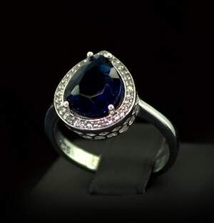 Серебряное кольцо 925 пробы 3,69 г с Лінде Танзанітом и цирконами 2,45 карат