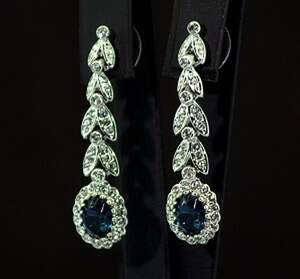 Комплект у покрытии родием з синими та белыми фианитами: колье, браслет, серьги 2 пари