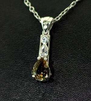 Срібна підвіска 925 проби 2,28 г з турецьким Султанітом класу АААА та цирконами 1,35 карат Срібна підвіска 925 проби 2,28 г з турецьким Султанітом класу АААА та цирконами 1,35 карат