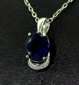 Срібна підвіска 925 проби 2,54 г з Лінде Танзанітом та цирконами 3,35 карат Срібна підвіска 925 проби 2,54 г з Лінде Танзанітом та цирконами 3,35 карат