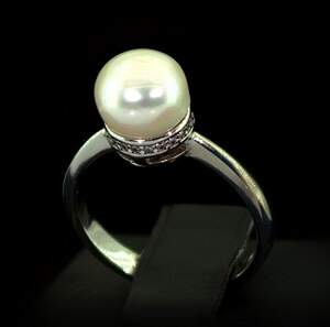 Серебряное кольцо 925 пробы 3,27 г с Перлиною 3,23 карат