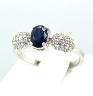 Серебряное кольцо 925 пробы 2,64 г со шри-ланкийским Сапфіром класса АААА и цирконами 1,62 карат