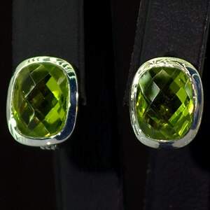 Серебряные серьги 925 пробы 3,86 г с египетскими Хризолітами 5,52 карат Серебряные серьги 925 пробы 3,86 г с египетскими Хризолітами 5,52 карат