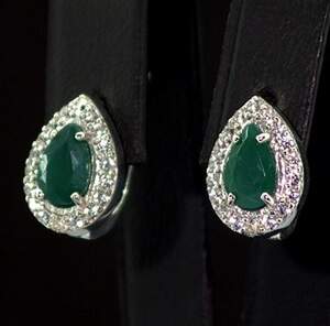 Серебряные серьги 925 пробы 4,45 г с зелеными Агатами и фианитами 7,9 карат Серебряные серьги 925 пробы 4,45 г с зелеными Агатами и фианитами 7,9 карат