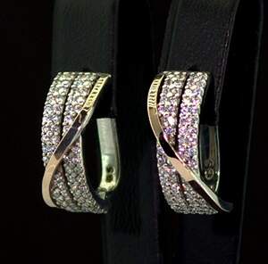 Серебряные серьги 925 пробы с позолотой 375 пробы 7,55 г с белыми Фианитами 2,25 карат Серебряные серьги 925 пробы с позолотой 375 пробы 7,55 г с белыми Фианитами 2,25 карат