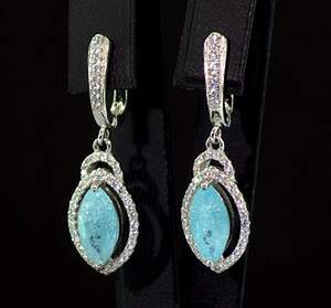 Серебряные серьги 925 пробы 7,02 г со сніжними Кварцами и цирконми 7,05 карат Серебряные серьги 925 пробы 7,02 г со сніжними Кварцами и цирконми 7,05 карат