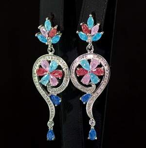 Серебряные серьги 925 пробы 9,42 г со сніжними Кварцами и цирконми 5,55 карат Серебряные серьги 925 пробы 9,42 г со сніжними Кварцами и цирконми 5,55 карат