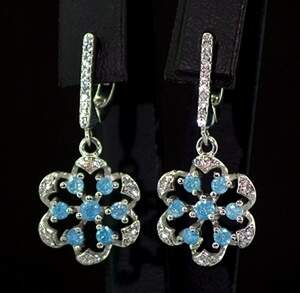 Серебряные серьги 925 пробы 5,48 г со сніжними Кварцами и цирконми 10,5 карат Серебряные серьги 925 пробы 5,48 г со сніжними Кварцами и цирконми 10,5 карат