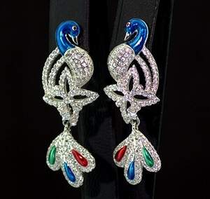 Серебряные серьги 925 пробы 7,3 г с цирконами 9,4 карат Серебряные серьги 925 пробы 7,3 г с цирконами 9,4 карат