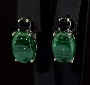 Срібні сережки 925 проби 7,43 г з Малахітами та чорною мадагаскарською Шпінеллю 19,65 карат Срібні сережки 925 проби 7,43 г з Малахітами та чорною мадагаскарською Шпінеллю 19,65 карат