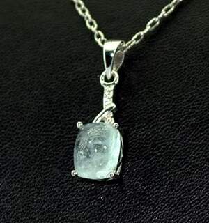 Срібна підвіска 925 проби 2,03 г з замбійським Аквамарином та топазами зі США 3,3 карат Срібна підвіска 925 проби 2,03 г з замбійським Аквамарином та топазами зі США 3,3 карат