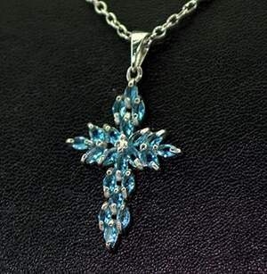 Серебряная подвеска 925 пробы 2,83 г со швейцарскими Топазами 1,89 карат Серебряная подвеска 925 пробы 2,83 г со швейцарскими Топазами 1,89 карат