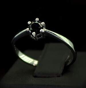 Срібна каблучка 925 проби 1,79 г з в'єтнамським Сапфіром 0,59 карат Срібна каблучка 925 проби 1,79 г з в'єтнамським Сапфіром 0,59 карат