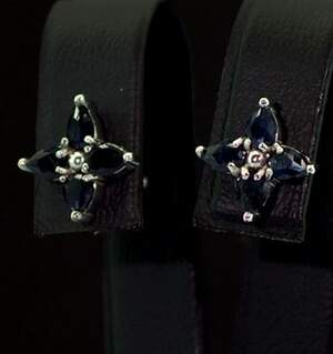 Срібні сережки 925 проби 2,73 г з в'єтнамськими Сапфірами 1,68 карат Срібні сережки 925 проби 2,73 г з в'єтнамськими Сапфірами 1,68 карат