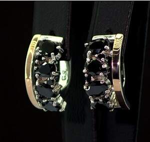 Срібні сережки 925 проби з позолотою 375 проби 7,64 г з чорними Фіанітами 6,8 карат Срібні сережки 925 проби з позолотою 375 проби 7,64 г з чорними Фіанітами 6,8 карат